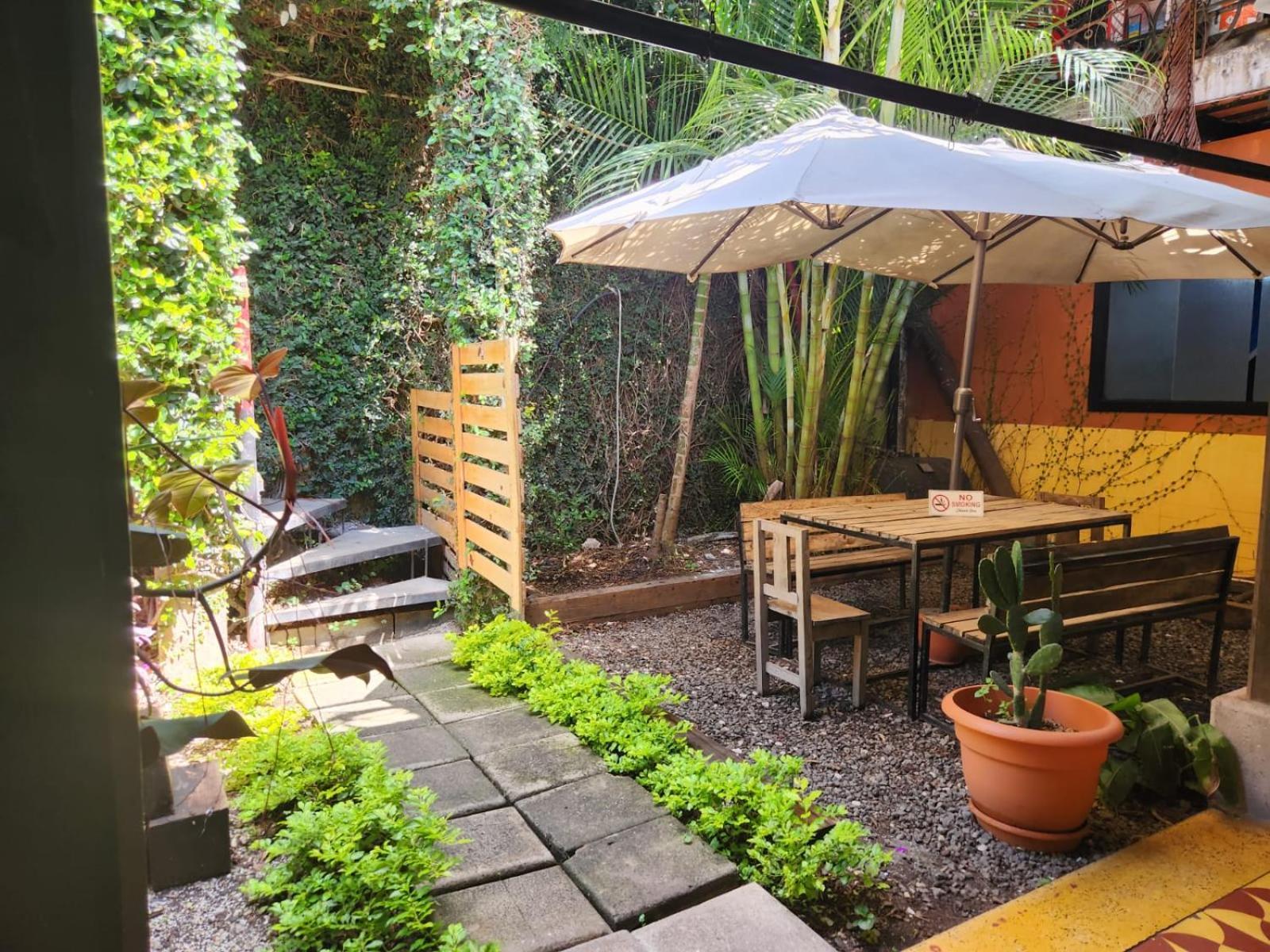 Amura Hostal Antigua Extérieur photo